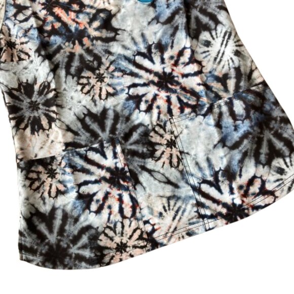 Dickies Print V-Neck Scrub Top Women's Small S Organic Tie Dye DK876 NWT - Picture 2 of 5